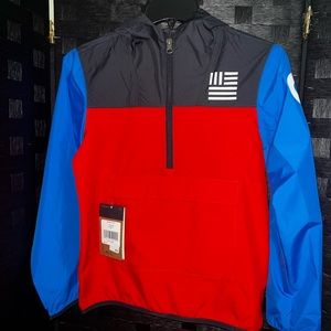 New - never worn - Northface wind breaker Size 10/12